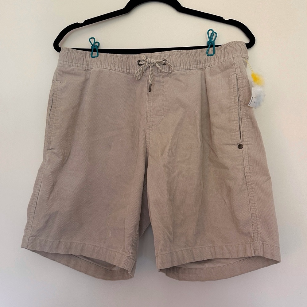 Vuori men’s corduroy shorts size large